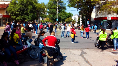 Caos en el tránsito por un corte de calles en 9 de Julio y San Martín