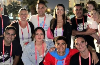 Agüero, Tini Stoessel y familiares visitaron a jugadores argentinos