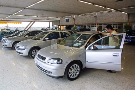 AUTOS.JPG
