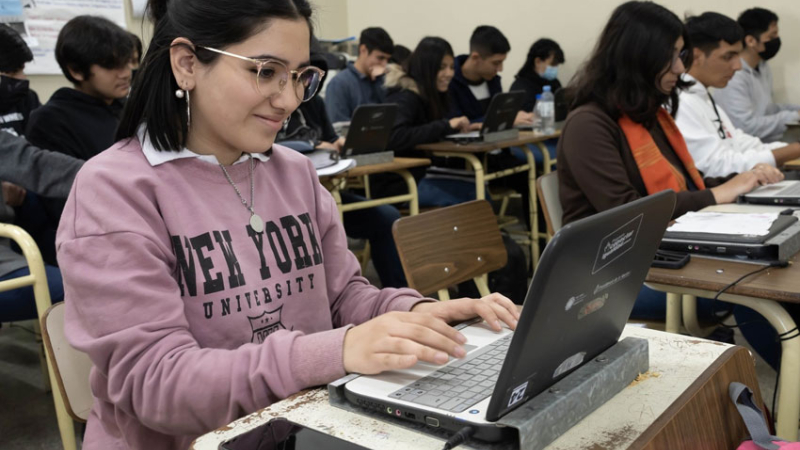"La Argentina necesita duplicar su formación técnico profesional"