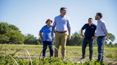 Apoyo de Capitanich a proyectos productivos y obras escolares