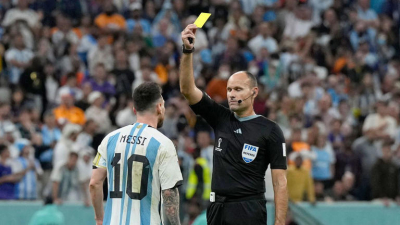 FIFA sacó del torneo a Antonio Mateu Lahoz, árbitro de Argentina - Países Bajos