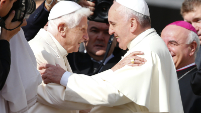 Francisco presidirá el funeral de Benedicto XVI el jueves 5 a las 9.30 de Roma