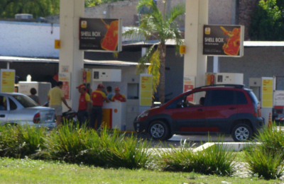 Naftas: rige la suba de enero y la súper quedó a tiro de $200 el litro
