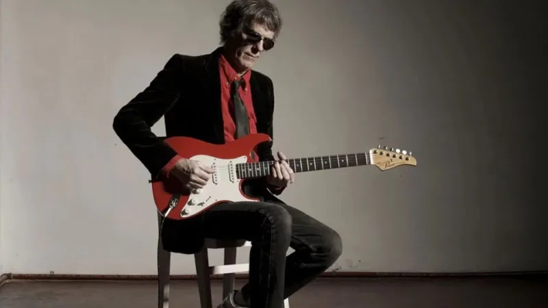 En homenaje al Flaco Spinetta, se celebra hoy el Dia del Músico