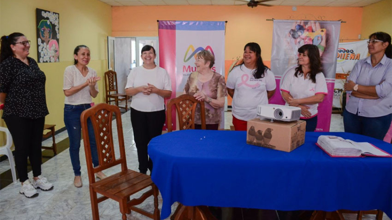 De la mano de Muchas, Elida Cuesta llevó solidaridad a instituciones