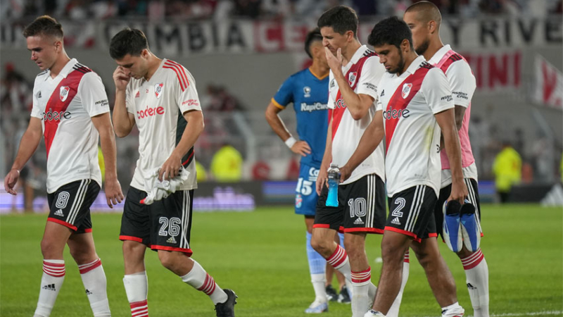 Arsenal lo dio vuelta y River dejó pasar la chance de ser líder