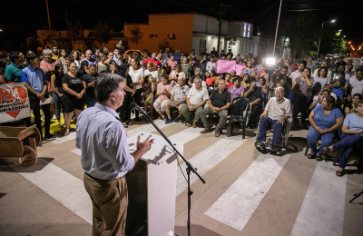 Las Breñas: Capitanich inauguró nuevas cuadras de pavimento