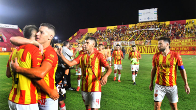 Sarmiento defiende la punta del grupo ante 9 de Julio en Rafaela
