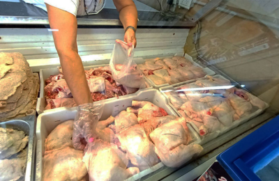 El pollo vuela y el kilo duplicó su valor en un mes