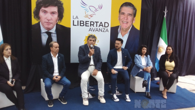 "Resistencia vale la pena, soy el único candidato que trabajó gratis por su ciudad"