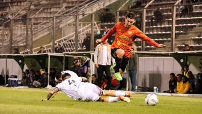 Sarmiento volvió al triunfo de manera agónica