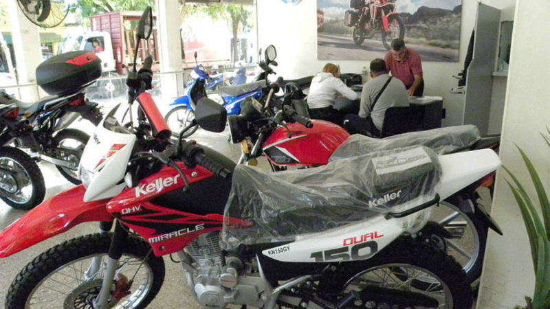 Cayeron los registros de autos y motos nuevas en el Chaco