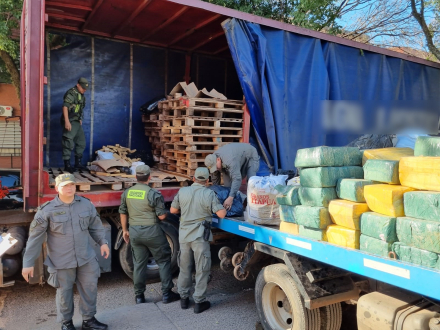thumbnail_2.341,225kg marihuana Corrientes (1).jpg