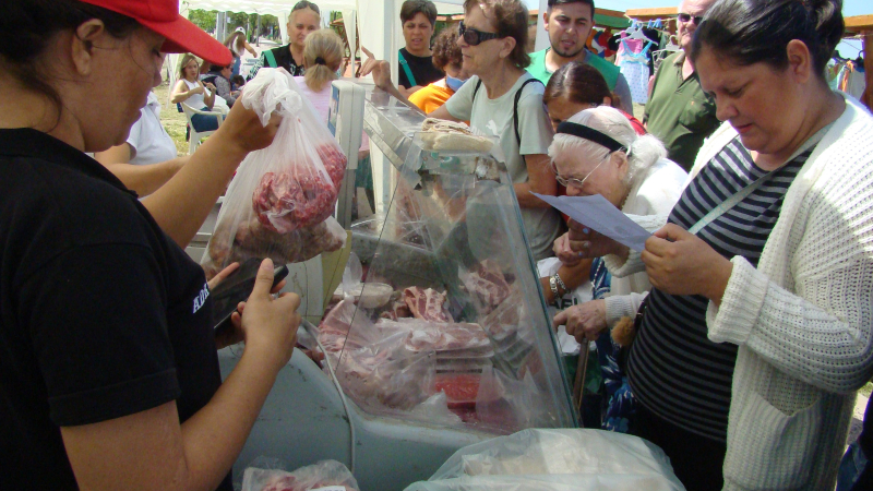 Una novedosa despensa abre sus puertas en Mercados Populares
