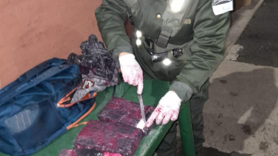 Viajaban sin pasaje pero con más de cuatro kilos de cocaína