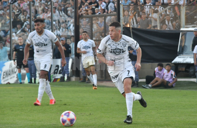 For Ever: "Respetamos demasiado al rival", dijo el delantero Silva