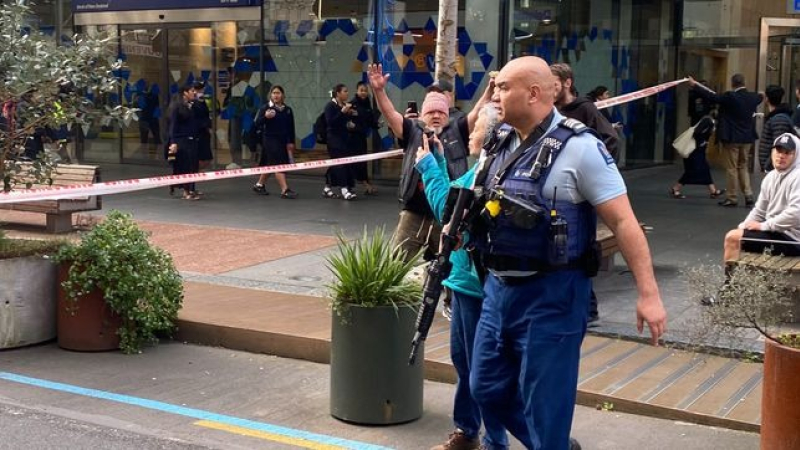 Tiroteo con muertos en Auckland a escasas horas del arranque del Mundial femenino