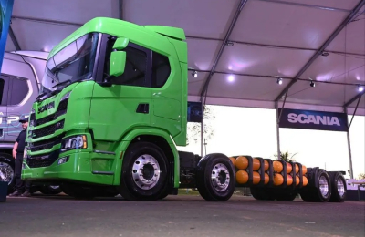 Scania presentó el camión X-Gas con una autonomía de 900 km