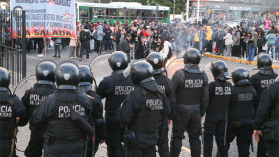 Represión en el Obelisco: un manifestante muerto