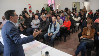 Iluminación, zanjeo y ripio, las demandas de vecinos al Municipio