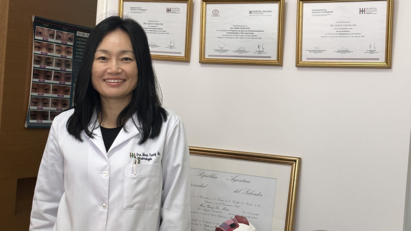 Moon Young Sin: cirugías oculoplástica, vías lagrimales y órbita