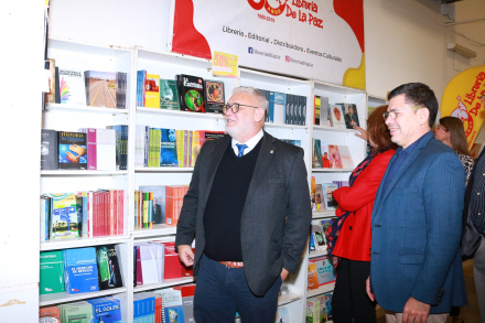 FERIA DEL LIBRO DE LA UNNE.jpg