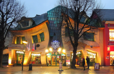 Krzywy Domek, la inédita "casa torcida" de Polonia que parece irreal