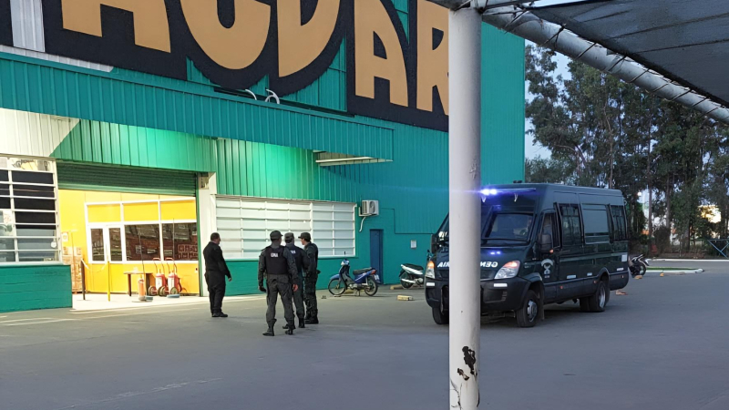Avanzan investigaciones por los saqueos y sigue la tensión