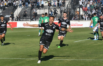 For Ever redondeó una semana perfecta a puro gol ante Ferro