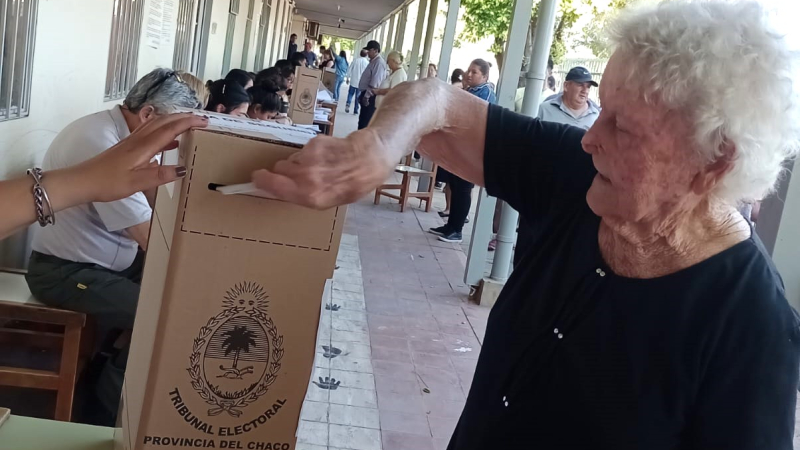 Las Breñas: normal inicio y buena presencia de votantes