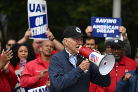 biden picket line2.jpg