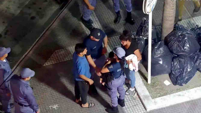 Tras realizarle maniobras de RCP, agentes policiales salvaron la vida a una nena de un año
