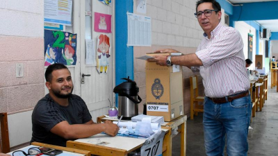 "Hay que seguir apostando por más y mejor democracia", remarcó Martínez