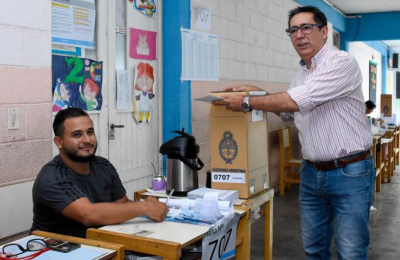 "Hay que seguir apostando por más y mejor democracia", remarcó Martínez