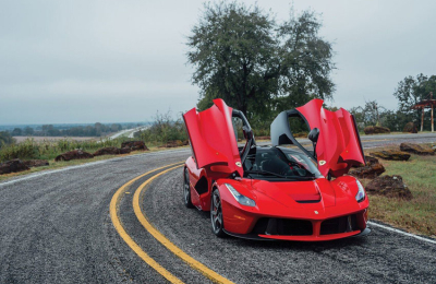 Ferrari se rinde a las criptos