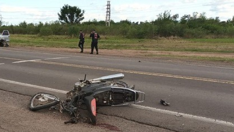 Trágico siniestro: murió un joven motociclista en un cruce de la ruta 16