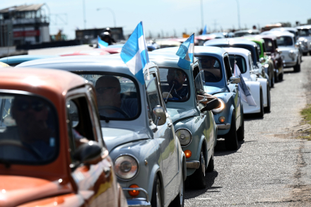 06-11-2023_mas_de_600_autos_fiat (1).jpg