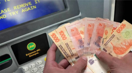 ATP-Anses-Como-consultar-la-fecha-de-pago-del-salario-cobro-pago-cuano-cobro-cajero-billetes.jpg