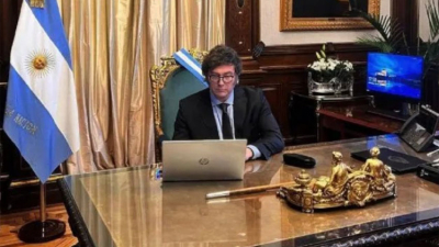 Milei desde su despacho: "Todo el esfuerzo del sector privado es transitorio"