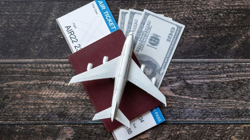 Cómo conviene pagar los viajes al exterior con las nuevas percepciones