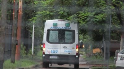 Su padre lo llevó al hospital con heridas de bala y murió a las pocas horas