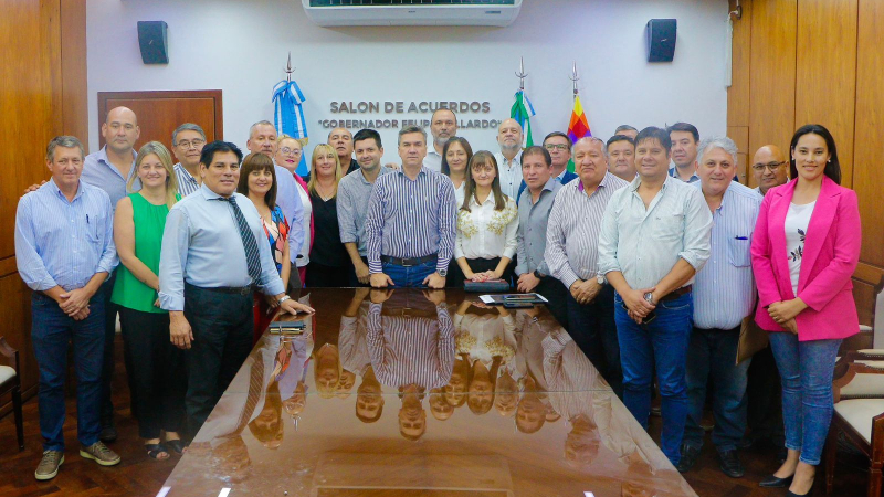 Zdero sigue afianzando vínculos con los intendentes propios y ajenos