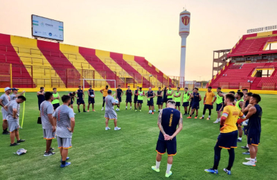 Valdez inicia la prueba de jugadores en Sarmiento