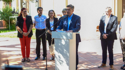 El gobernador anunció el pago de la cláusula gatillo para docentes