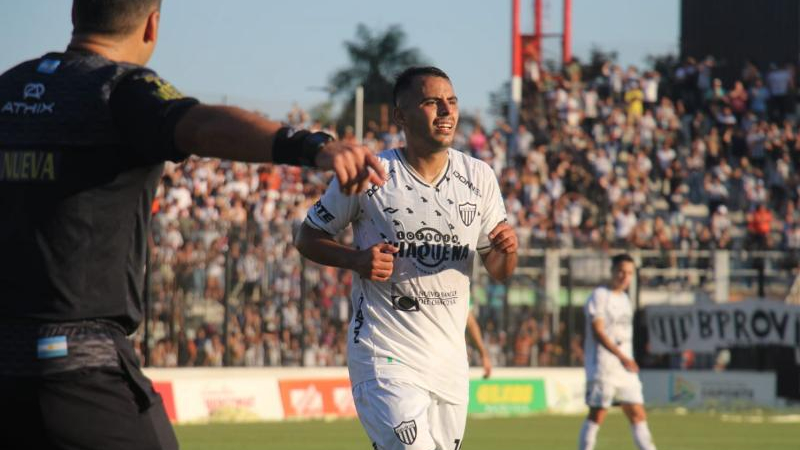 Javier "Monito" Iritier, talento al servicio del equipo en For Ever