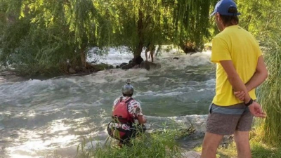 Mendoza: el impactante rescate de una turista que hacía rafting en el Atuel