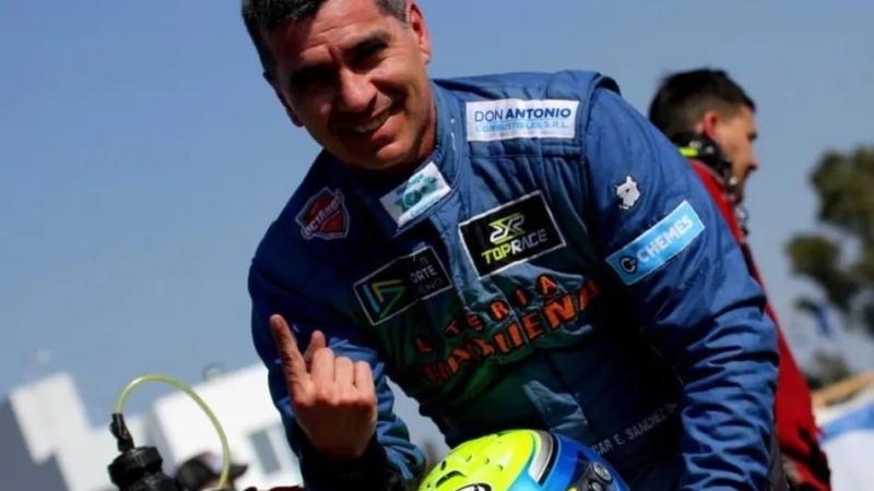 Oscar "Zapallito" Sánchez se sube a un Ford del Procar 4000