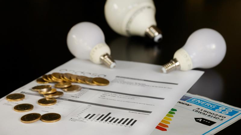 El Gobierno postergó hasta mitad de año la quita de subsidios a las tarifas de gas y electricidad