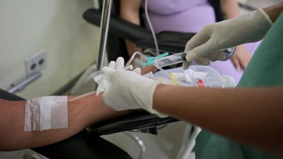 Tener dengue y buscar atención médica: un drama que la crisis acentúa